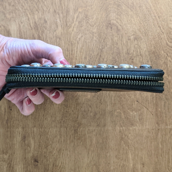 Marc Jacobs Disney Alice in Wonderland Wristlet - Picture 13 of 16